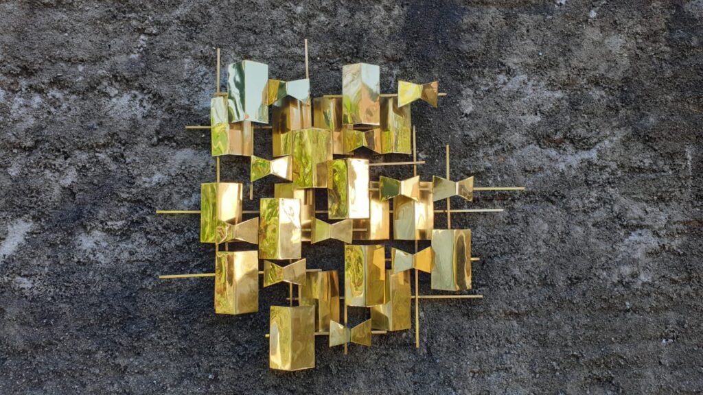 wall decor roemah tembaga