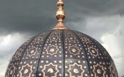 Suasana Lebih Sakral di Masjid: Ukiran Tembaga Seperti Apa?