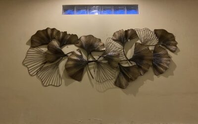 Perpaduan Dekorasi Tembaga dan Furniture Kayu yang Elegan