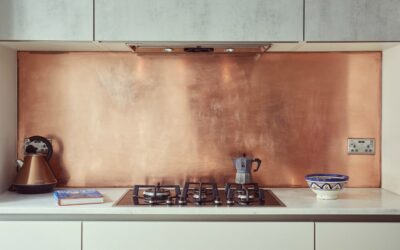Ketika Ukiran Tembaga Menjadi Penanda Waktu pada Interior Modern